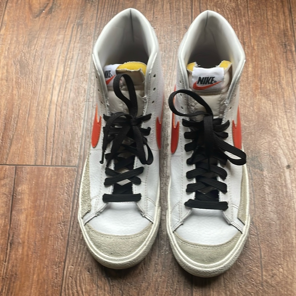 Nike Blazer Mid '77 Vintage. Size 8.5. Used in very good condition.